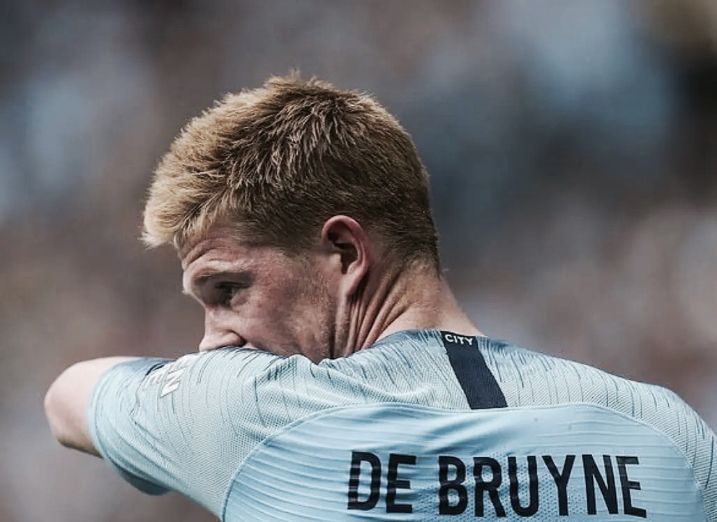 梅西杯开战，梅西和苏亚雷斯现场观战巴萨U16和河床U16的比赛（梅西杯揭幕：梅西与苏亚雷斯现场见证巴萨U16对阵河床U16）