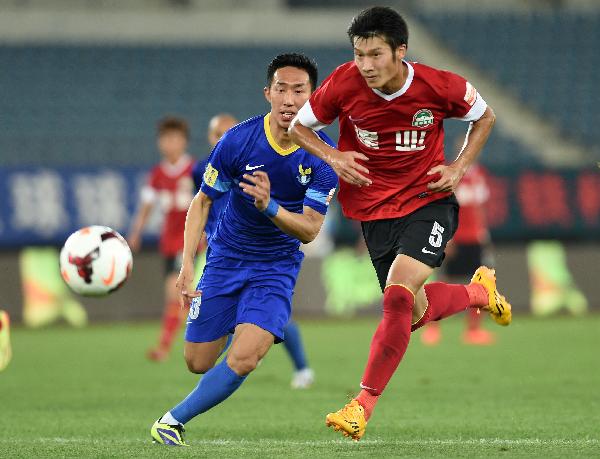 太强了！中国羽毛球又一天才横空出世，18岁少年连赢三位世界冠军（震撼！国羽再迎天才新星，18岁小将连胜三位世界冠军）