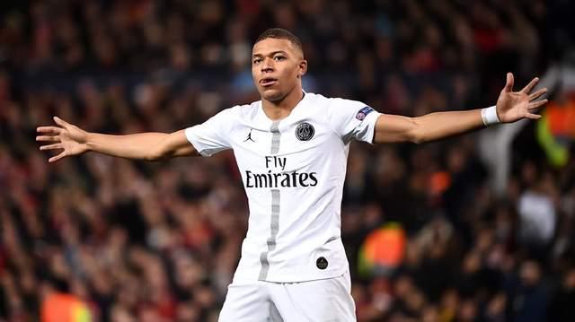 葡萄牙队首夺U17世界杯冠军，C罗：祝贺世界冠军🏆（葡萄牙U17首次加冕世界杯，C罗致贺：恭喜世界冠军🏆）