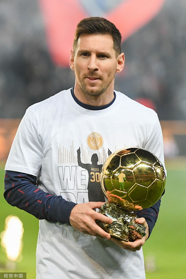 梅西附体！安东尼欧联超车后1V3吊射 10场6球2助打脸曼联+巴西男足（安东尼欧联神作：超车后1V3挑射，近10战6球2助，打脸曼联与巴西男足）