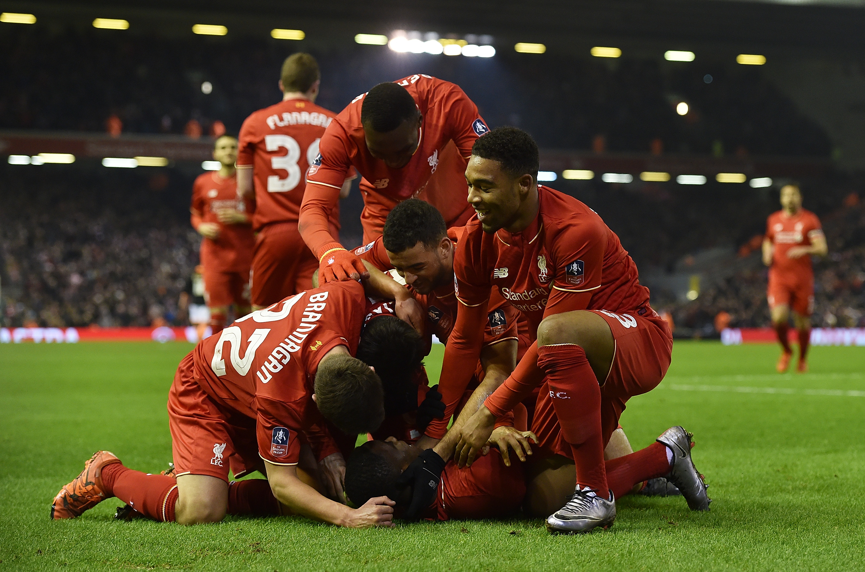 罗体：米兰vs拉齐奥VAR将被停哨；主裁未判点球正确但解释有误（罗马体育报：米兰对拉齐奥涉事VAR将被停赛，主裁拒判点球无误但解释不当）