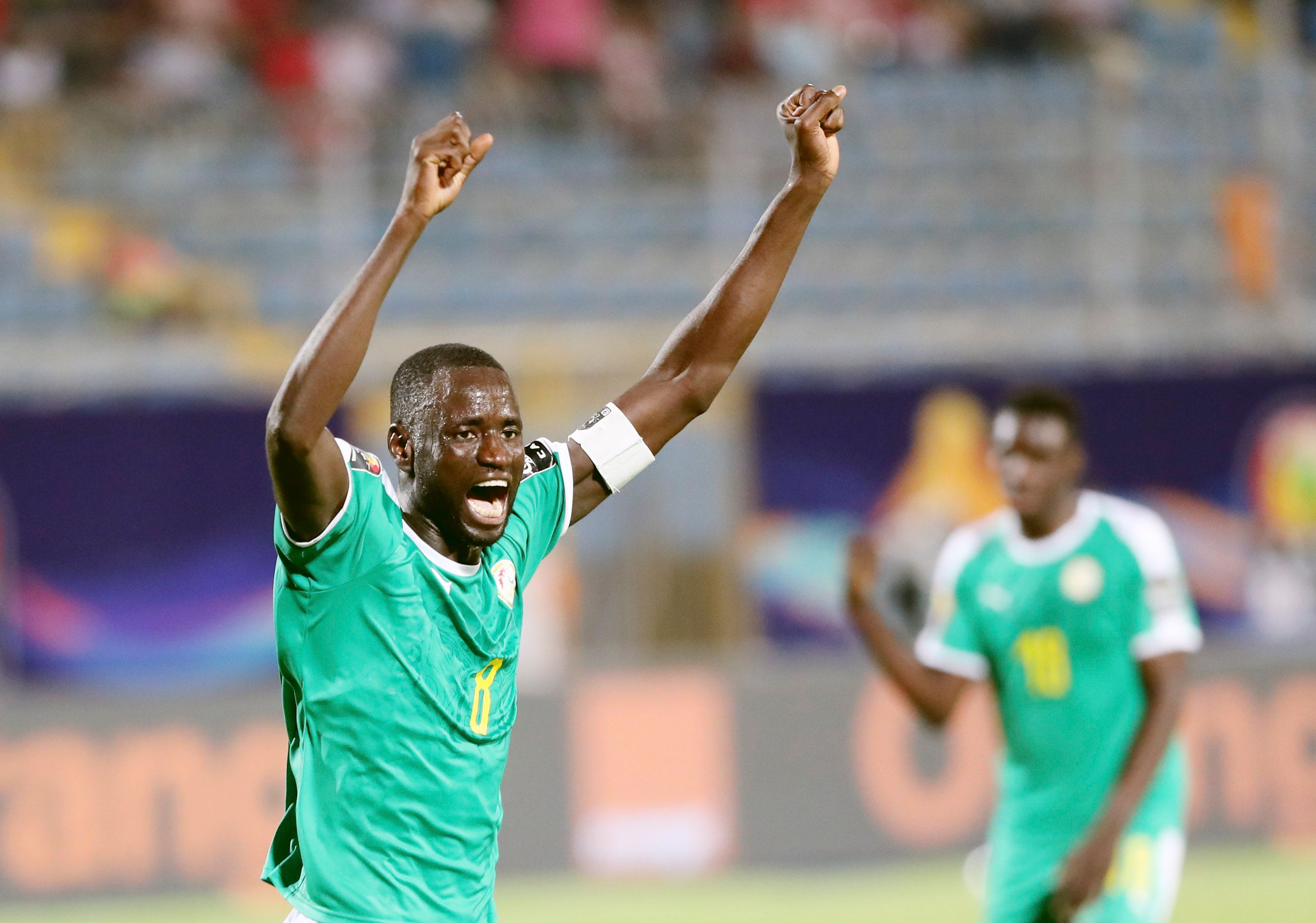 中超11月最佳球员候选：法比奥领衔，王燊超、吴曦、侯森在列（中超11月最佳球员候选出炉：法比奥领衔，王燊超、吴曦、侯森入选）