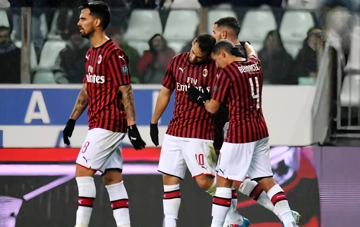 中场三人组化学反应太强（中场三人组默契爆棚）