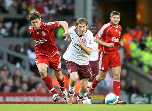 阿尔巴：亚马尔与梅西根本没有可比性；梅西是GOAT（阿尔巴：亚马尔无法与梅西相提并论，梅西是史上最佳）