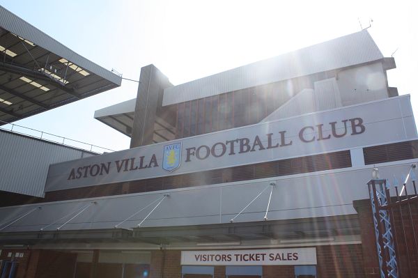 极致弯刀！孙兴慜完美任意球攻入国家队生涯第54球（神级弧线！孙兴慜任意球破门斩获国家队第54球）