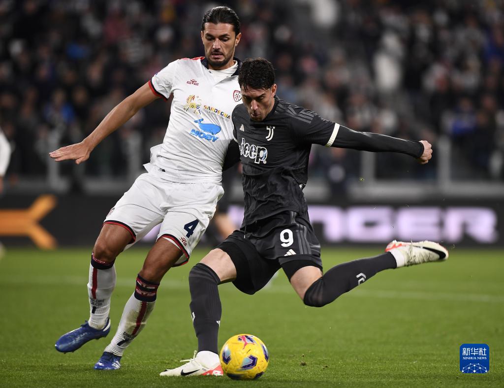 胡荷韬：现在膝盖还有很多问题；已不把自己看作年轻球员了（胡荷韬：膝盖问题仍多，已不再把自己当年轻球员）