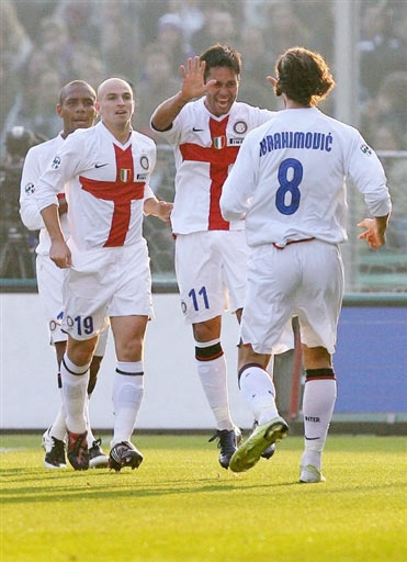 记者：于汉超正在参加B级教练培训班，下赛季将担任申花助教（记者曝于汉超报名B级教练班，下季将担任申花助教）