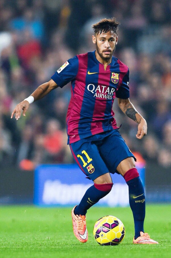 亚历山大三节12中10轻取33分，连续95场拿到20+（亚历山大三节12投10中轰33分，连续95场斩获20+）