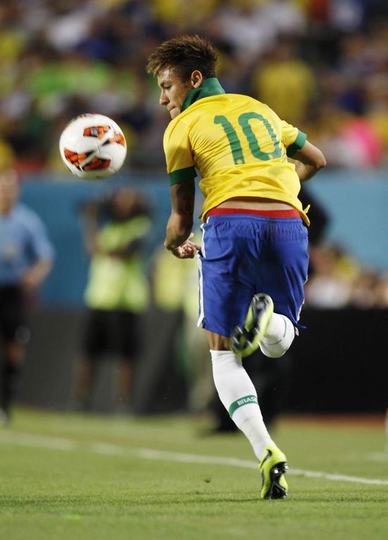 英媒：英冠朴茨茅斯有意租借热刺韩国小将梁民革（英媒称：英冠球队朴茨茅斯欲租下热刺韩国新星梁民革）