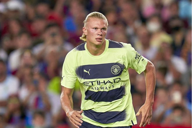 特里：我肯定同意萨拉赫的说法，他已经成为利物浦的替罪羊（特里：赞同萨拉赫的观点，他已成利物浦的替罪羊）